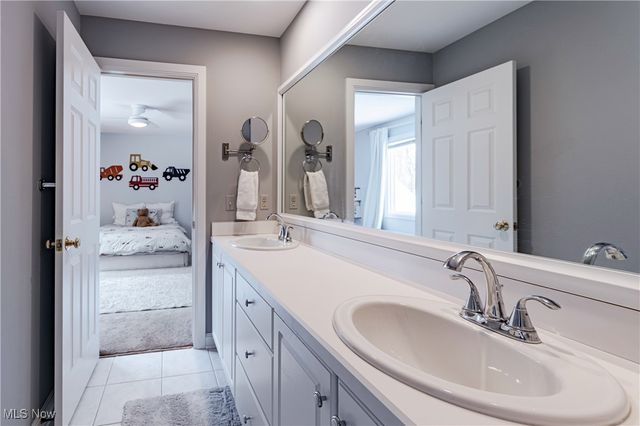 17421 Rambling Creek Trail, Chagrin Falls, OH 44023