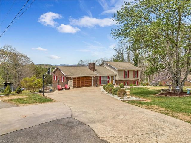 284 Bugle Lane, Wilkesboro, NC 28697