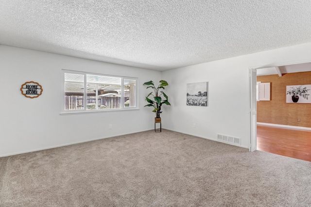 6995 Wavecrest Way, Sacramento, CA 95831