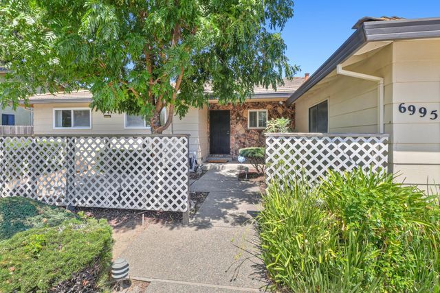 6995 Wavecrest Way, Sacramento, CA 95831