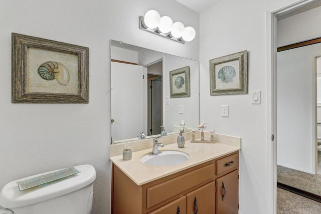 6995 Wavecrest Way, Sacramento, CA 95831