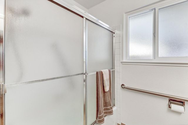 6995 Wavecrest Way, Sacramento, CA 95831