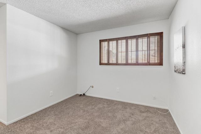 6995 Wavecrest Way, Sacramento, CA 95831