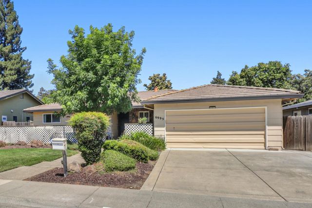 6995 Wavecrest Way, Sacramento, CA 95831