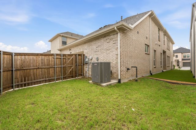 9540 Hedge Street, Frisco, TX 75034