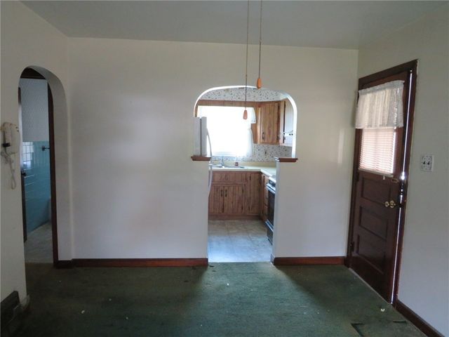 225 N Main St, Houston, PA 15342