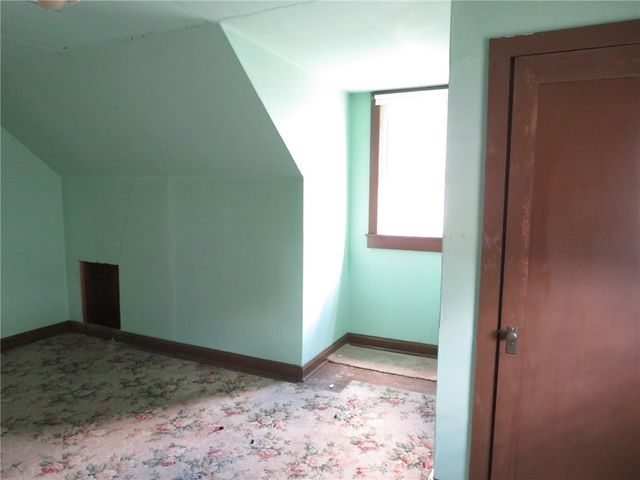 225 N Main St, Houston, PA 15342