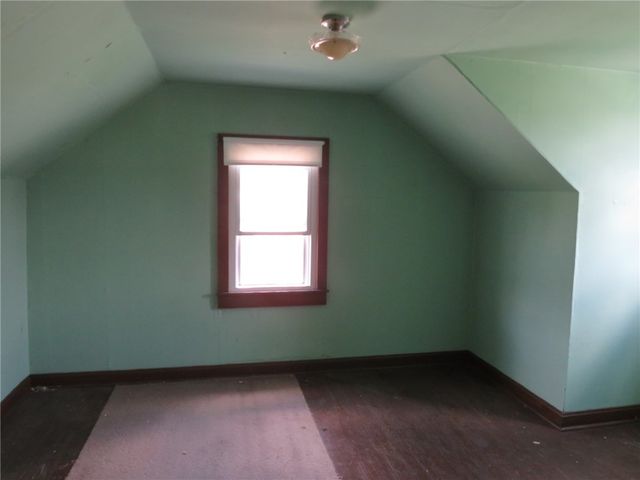 225 N Main St, Houston, PA 15342
