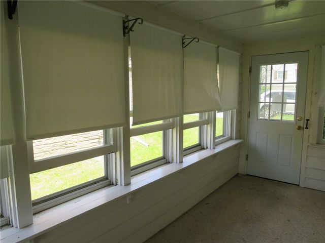 225 N Main St, Houston, PA 15342