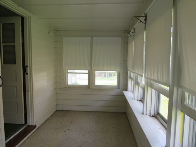 225 N Main St, Houston, PA 15342