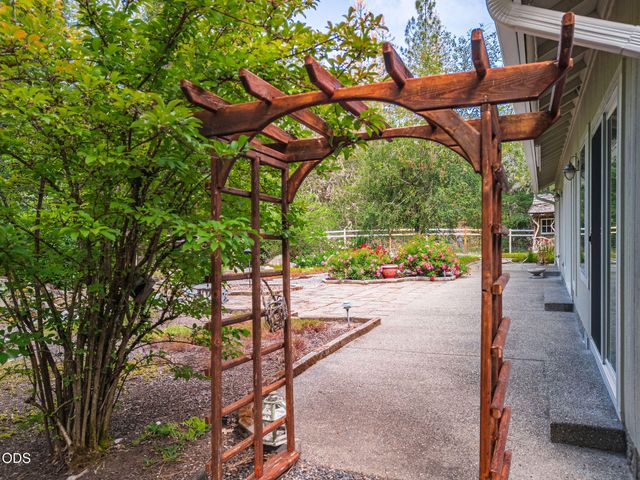 509 Carter Drive, Grants Pass, OR 97526