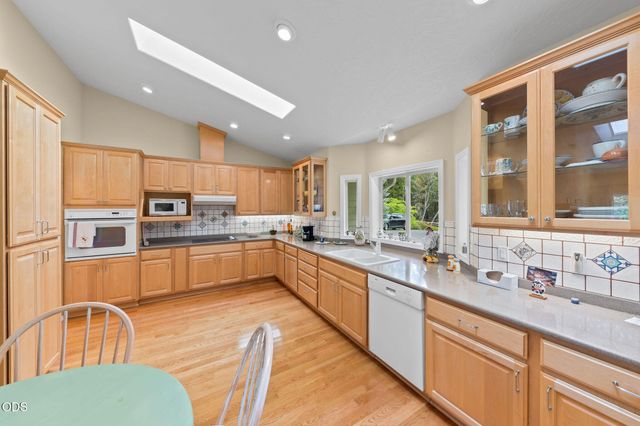 509 Carter Drive, Grants Pass, OR 97526