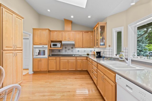 509 Carter Drive, Grants Pass, OR 97526