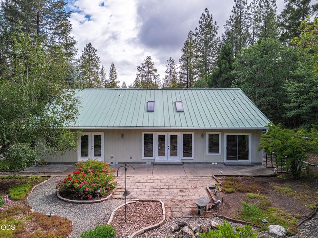 509 Carter Drive, Grants Pass, OR 97526