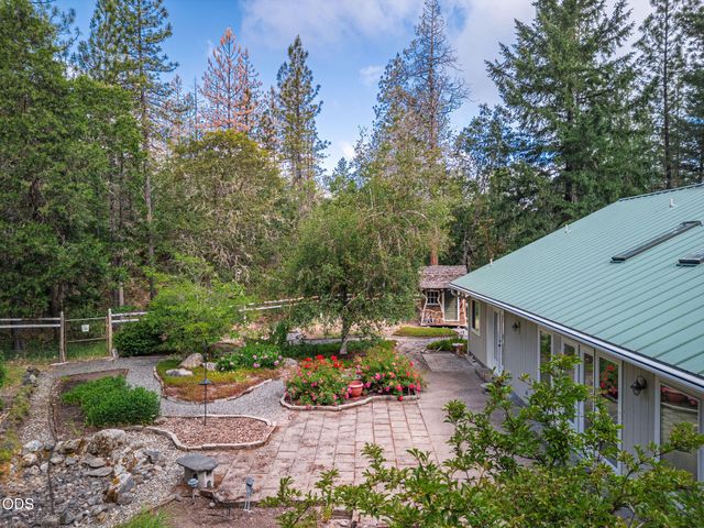509 Carter Drive, Grants Pass, OR 97526