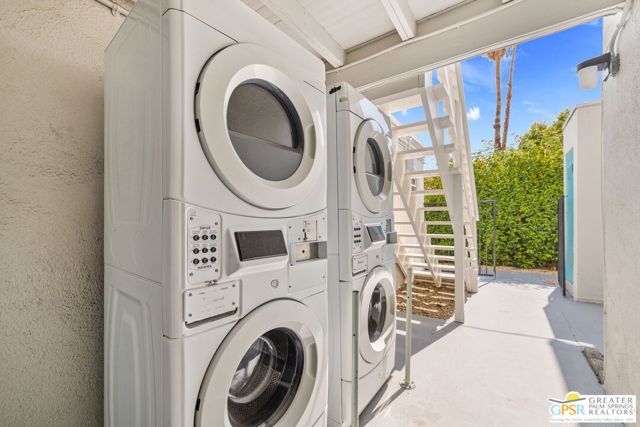 1674 S Via Salida 6, Palm Springs, CA 92264