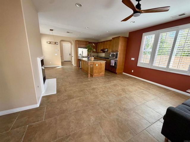5640 Shasta Daisy Trail, San Diego, CA 92130