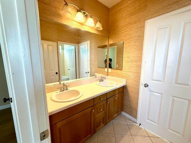 5640 Shasta Daisy Trail, San Diego, CA 92130