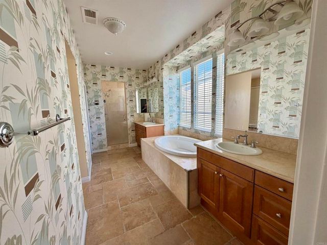 5640 Shasta Daisy Trail, San Diego, CA 92130
