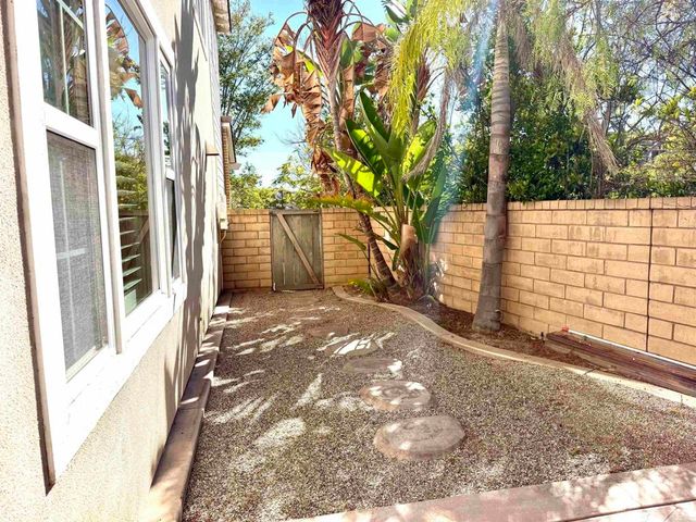 5640 Shasta Daisy Trail, San Diego, CA 92130