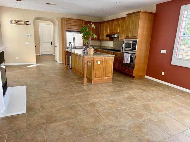 5640 Shasta Daisy Trail, San Diego, CA 92130