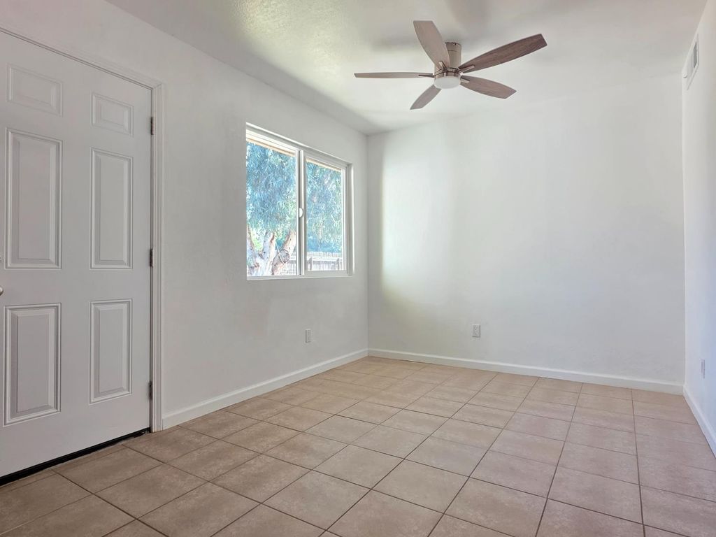 Image 5 of property listing at 1324 Hume Drive, Sanger, CA 93657