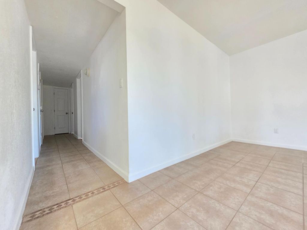 Image 7 of property listing at 1324 Hume Drive, Sanger, CA 93657