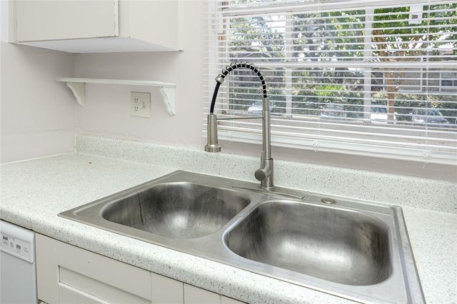 14424 REUTER STRASSE CIRCLE 104, Tampa, FL 33613