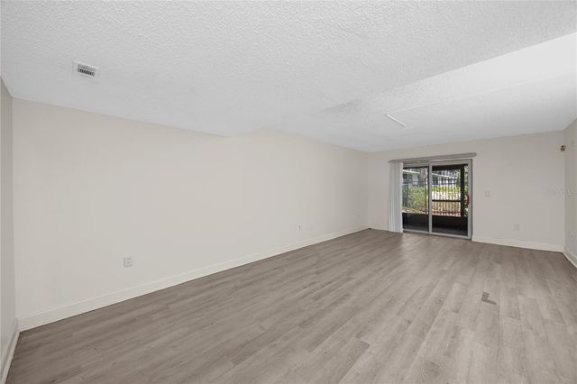 14424 REUTER STRASSE CIRCLE 104, Tampa, FL 33613