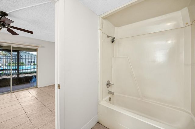 14424 REUTER STRASSE CIRCLE 104, Tampa, FL 33613