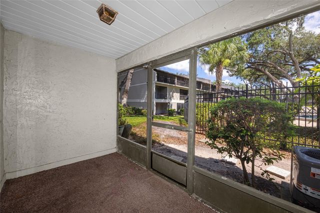 14424 REUTER STRASSE CIRCLE 104, Tampa, FL 33613