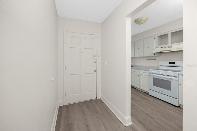 14424 REUTER STRASSE CIRCLE 104, Tampa, FL 33613