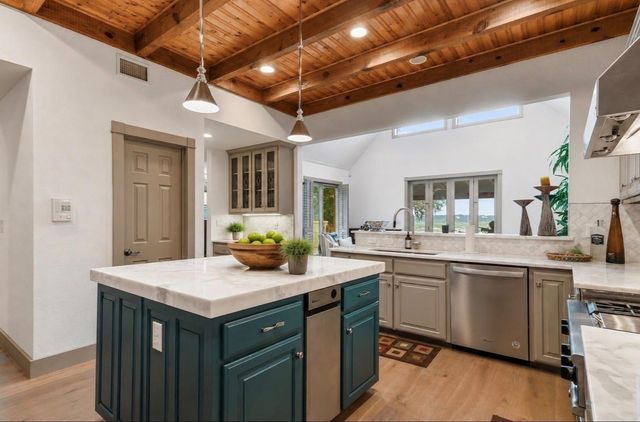 745 Lookout Drive, Lakehills, TX 78063