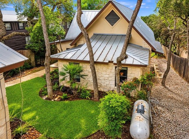 745 Lookout Drive, Lakehills, TX 78063