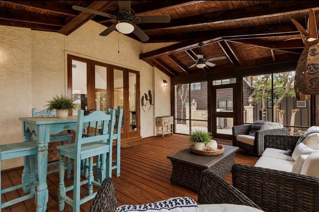 745 Lookout Drive, Lakehills, TX 78063