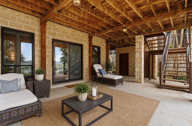 745 Lookout Drive, Lakehills, TX 78063