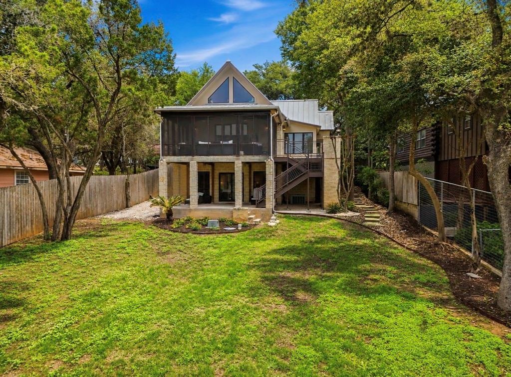745 Lookout Drive, Lakehills, TX 78063
