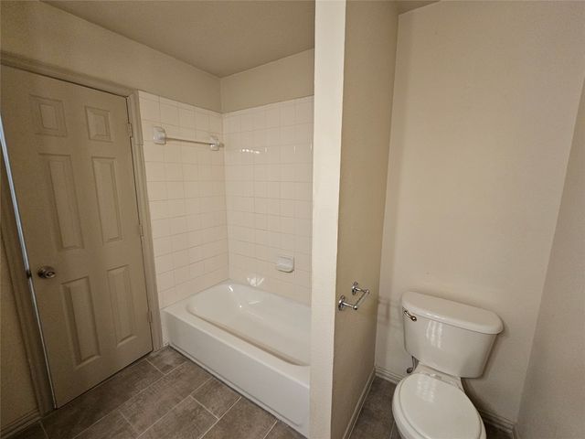 393 Ivan Drive, Lewisville, TX 75067