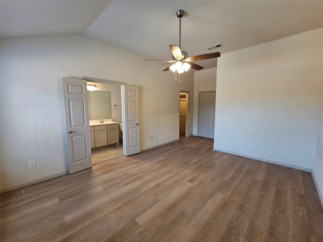 393 Ivan Drive, Lewisville, TX 75067