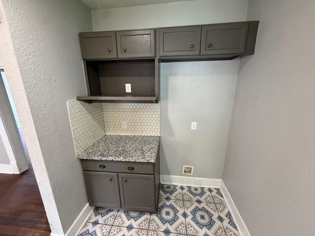 9405 Ashville Drive, Houston, TX 77051