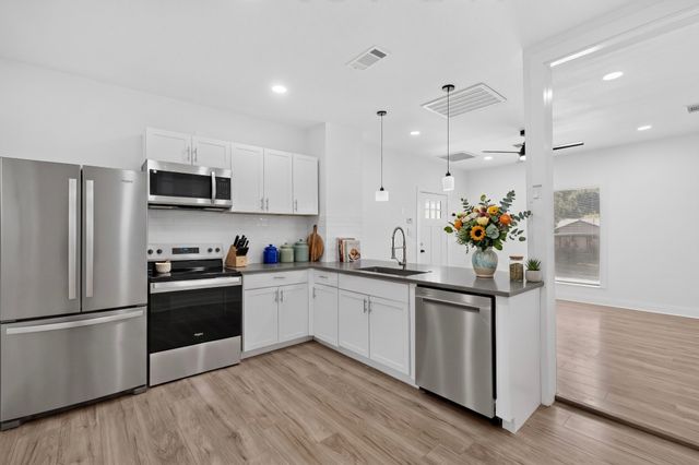 2609 Avenue G, Fort Worth, TX 76105