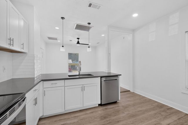 2609 Avenue G, Fort Worth, TX 76105