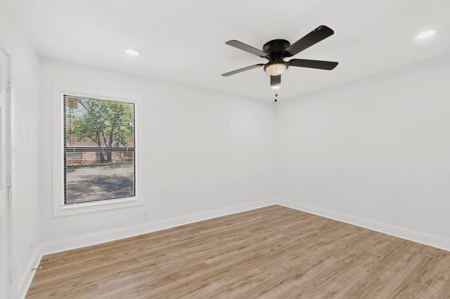 2609 Avenue G, Fort Worth, TX 76105
