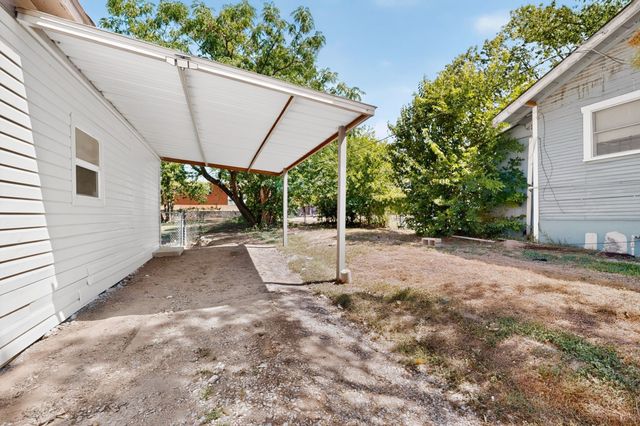 2609 Avenue G, Fort Worth, TX 76105