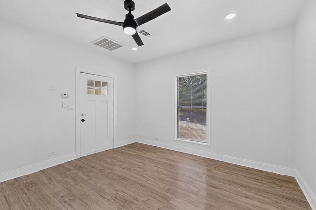 2609 Avenue G, Fort Worth, TX 76105