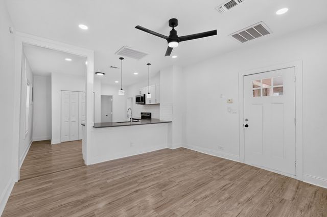 2609 Avenue G, Fort Worth, TX 76105