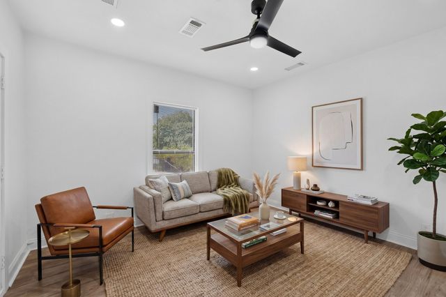 2609 Avenue G, Fort Worth, TX 76105