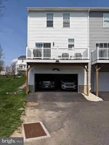 9 STOCKTON LN, Hatboro, PA 19040