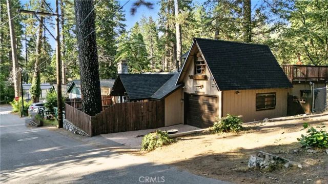 373 Redwood Lane, Crestline, CA 92325