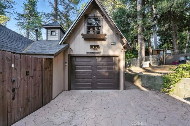373 Redwood Lane, Crestline, CA 92325